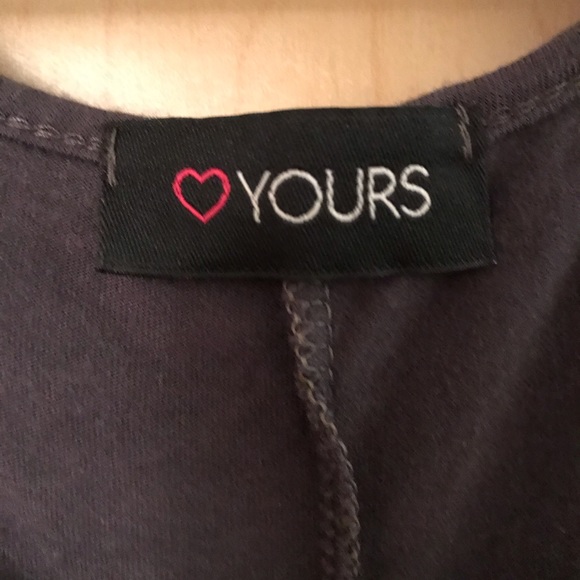 Gray Top with Silver Intricate Detailing 6x - Picture 4 of 6